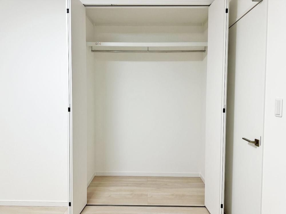 新座市 注文住宅：グレージュ×ゴールドの優しい温もりと上品な家