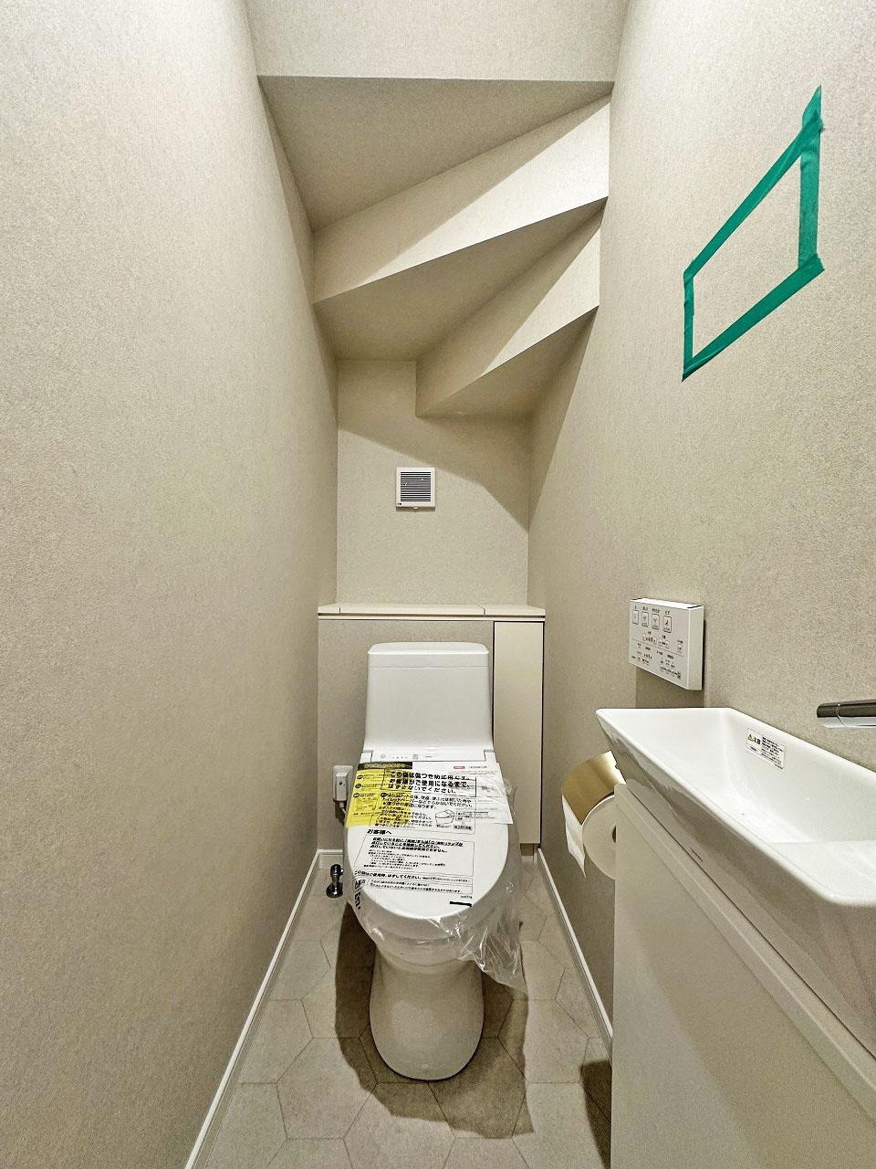 新座市 注文住宅：グレージュ×ゴールドの優しい温もりと上品な家