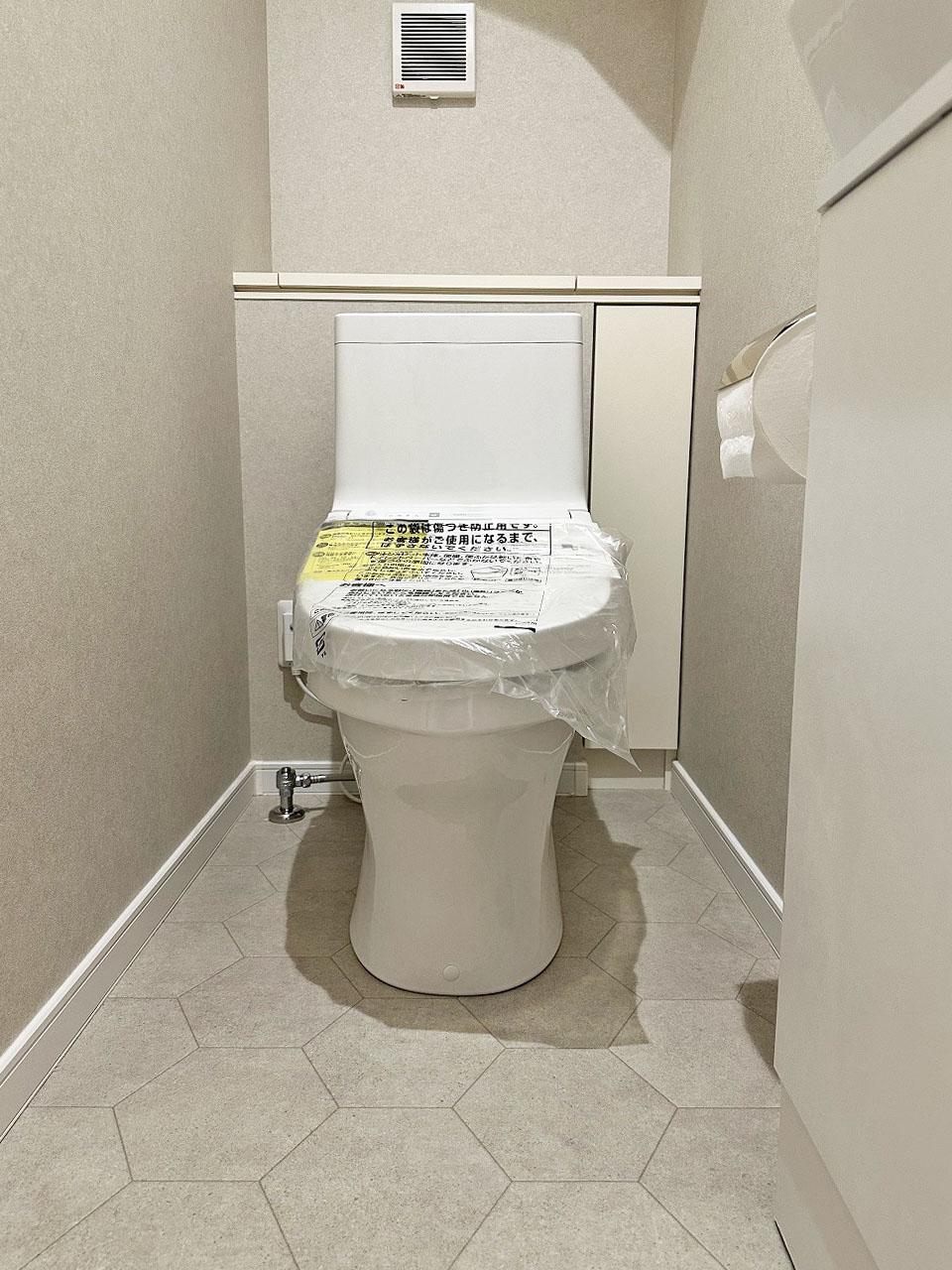 新座市 注文住宅：グレージュ×ゴールドの優しい温もりと上品な家