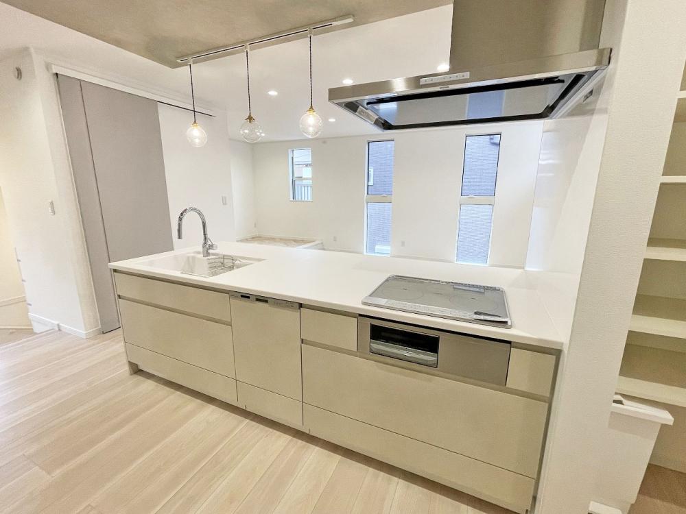 新座市 注文住宅：グレージュ×ゴールドの優しい温もりと上品な家