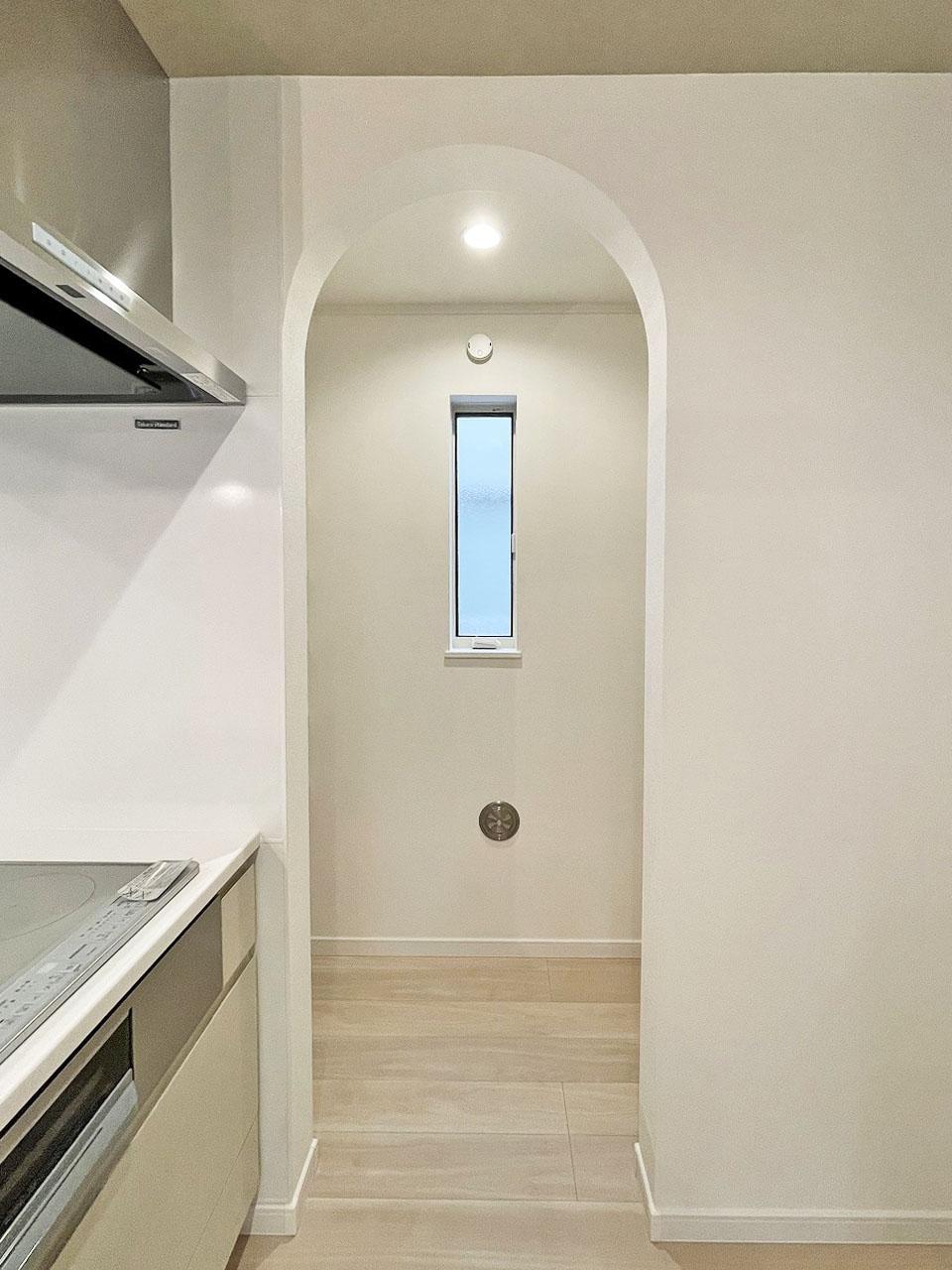 新座市 注文住宅：グレージュ×ゴールドの優しい温もりと上品な家