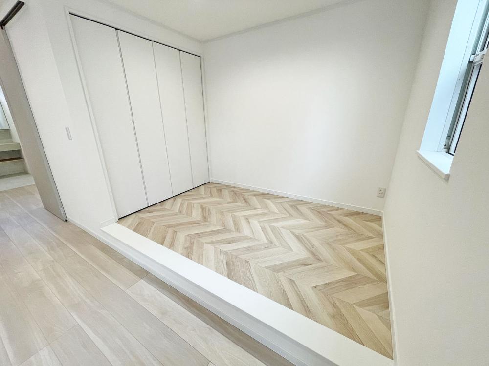 新座市 注文住宅：グレージュ×ゴールドの優しい温もりと上品な家