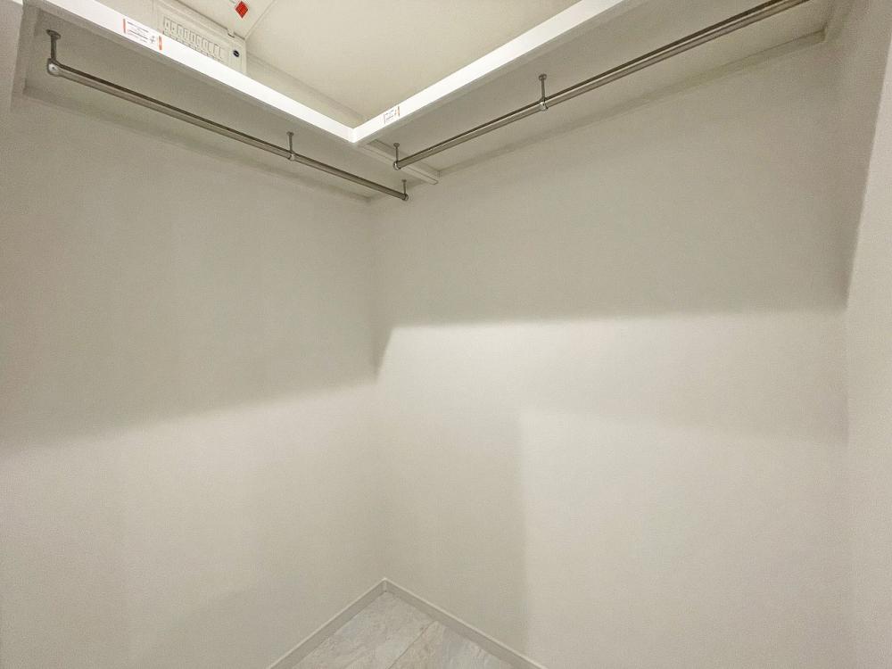 新座市 注文住宅：グレージュ×ゴールドの優しい温もりと上品な家