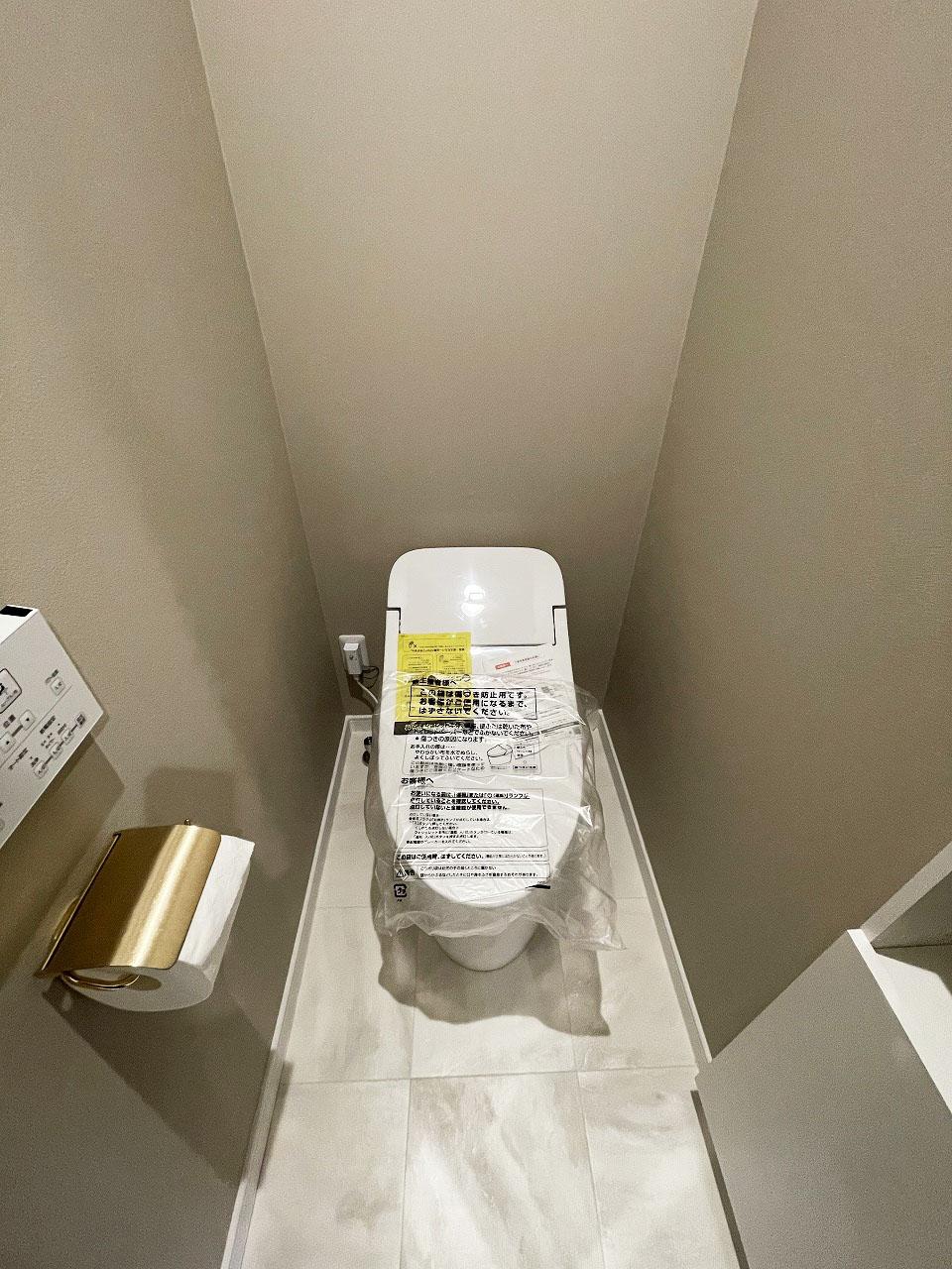 新座市 注文住宅：グレージュ×ゴールドの優しい温もりと上品な家