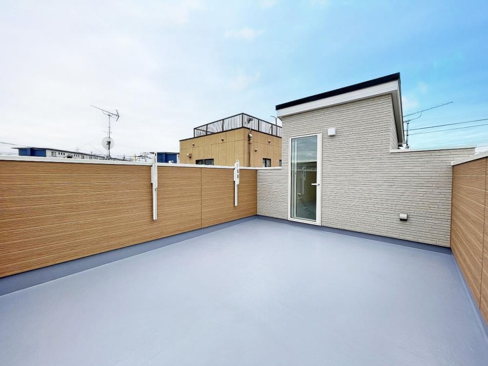 新座市 注文住宅：グレージュ×ゴールドの優しい温もりと上品な家