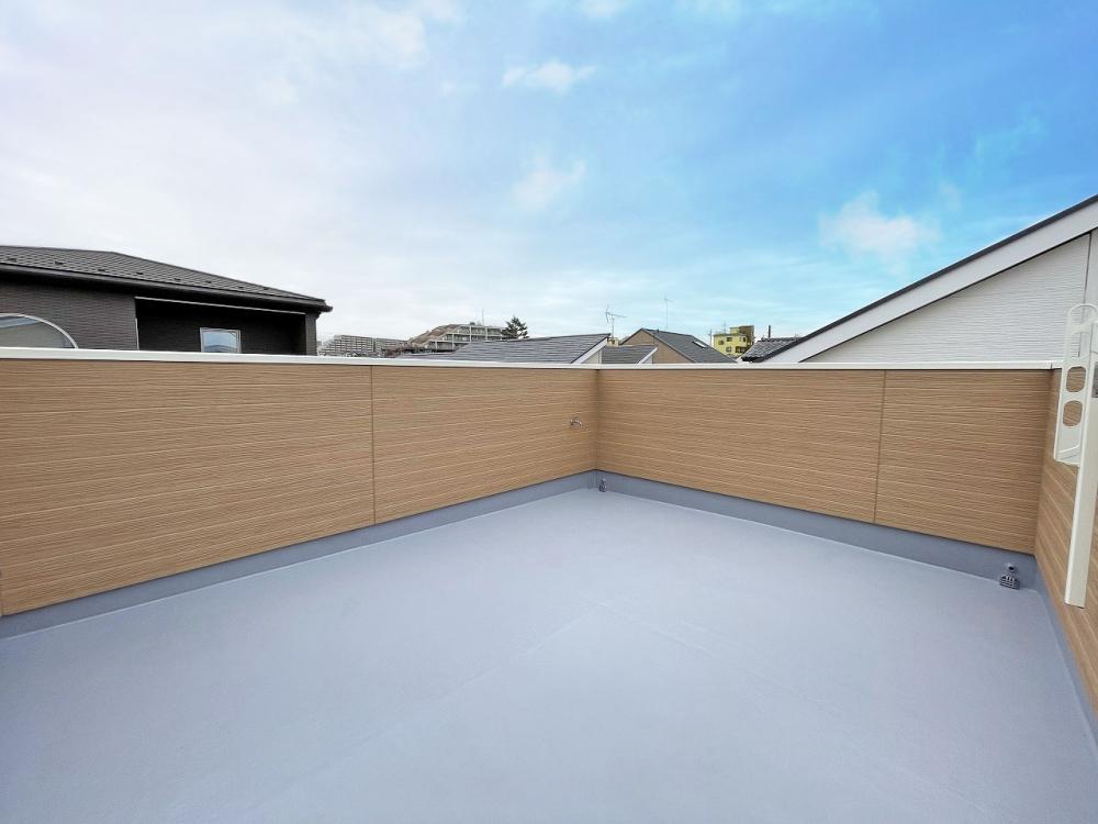 新座市 注文住宅：グレージュ×ゴールドの優しい温もりと上品な家