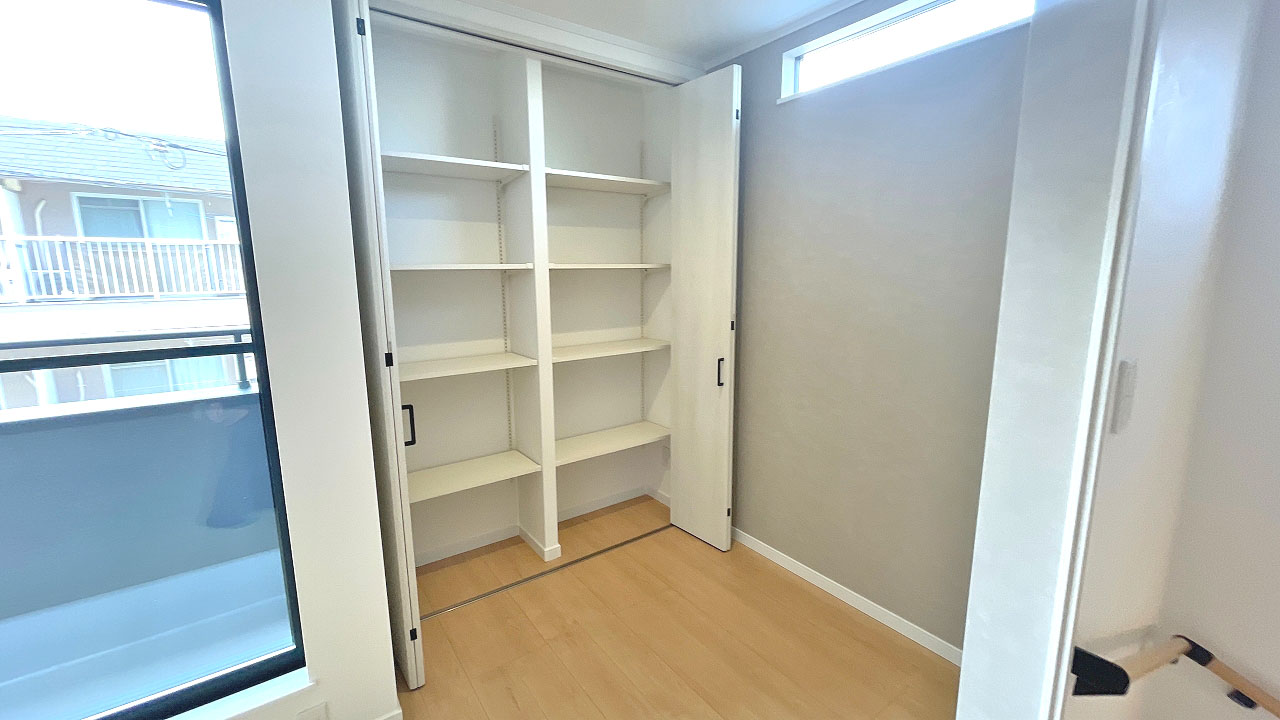 和光市 注文住宅：無機質×木の温もりが心地良い家