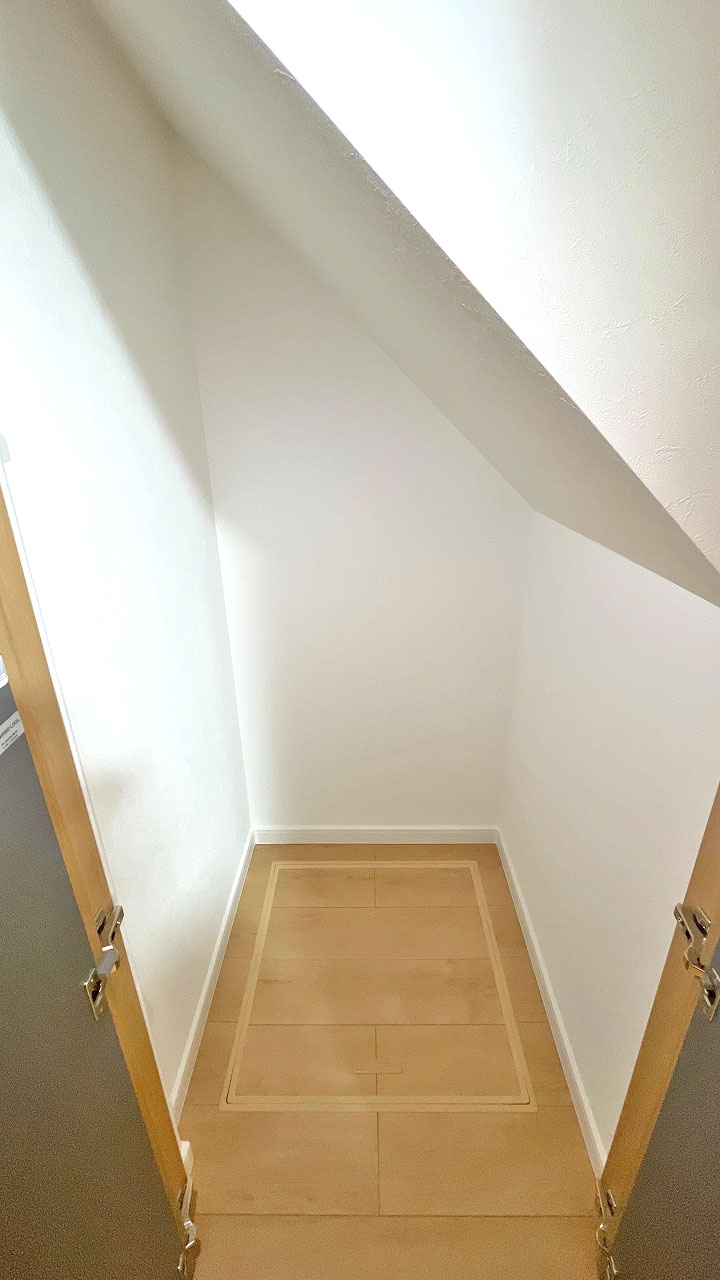 和光市 注文住宅：無機質×木の温もりが心地良い家