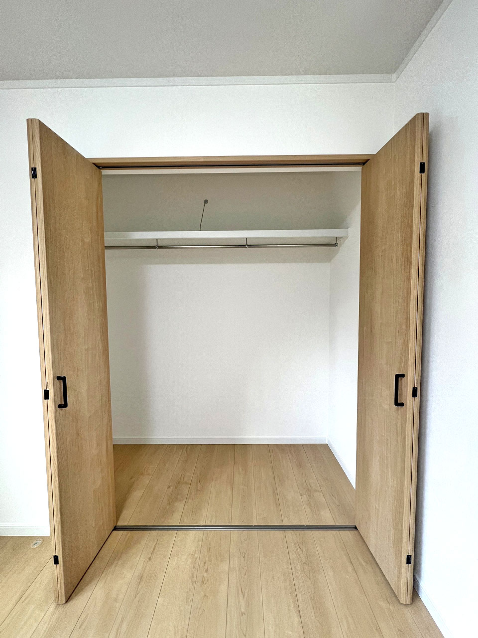 和光市 注文住宅：無機質×木の温もりが心地良い家