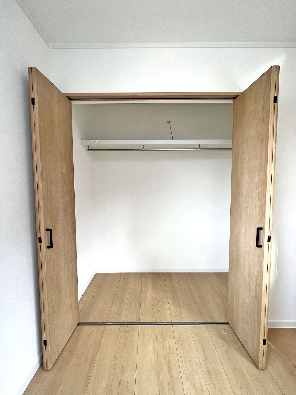 和光市 注文住宅：無機質×木の温もりが心地良い家