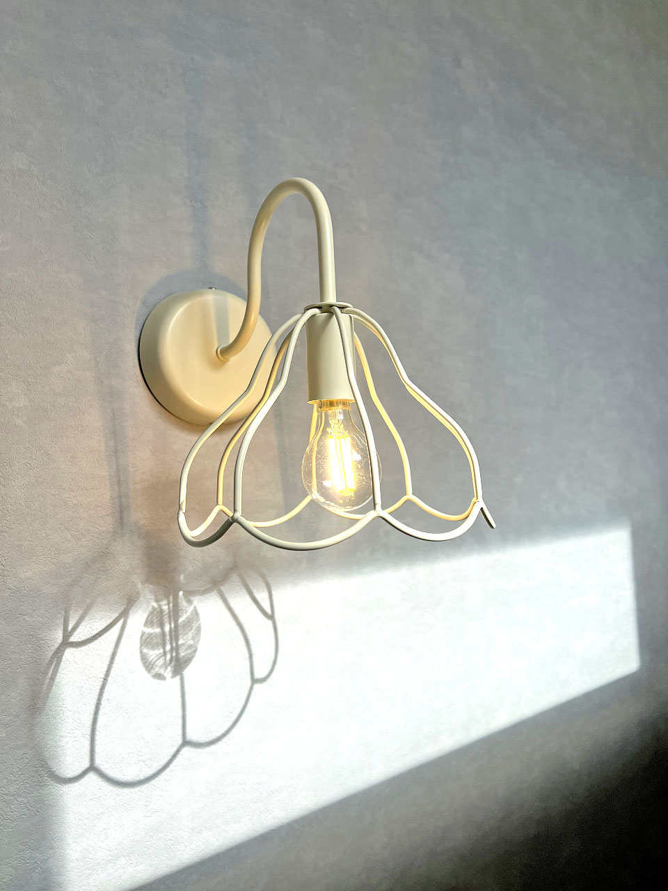 和光市 注文住宅：無機質×木の温もりが心地良い家