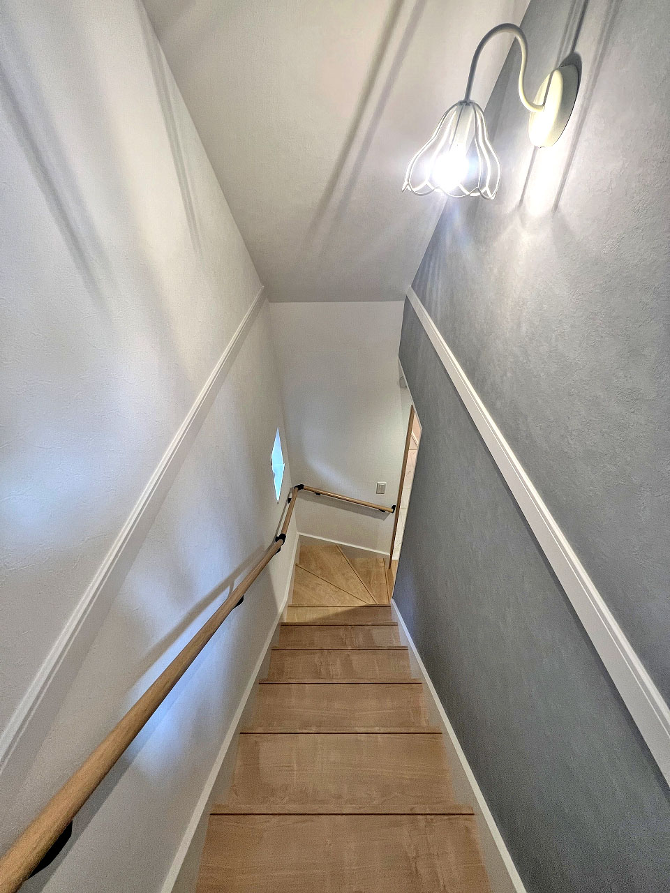 和光市 注文住宅：無機質×木の温もりが心地良い家