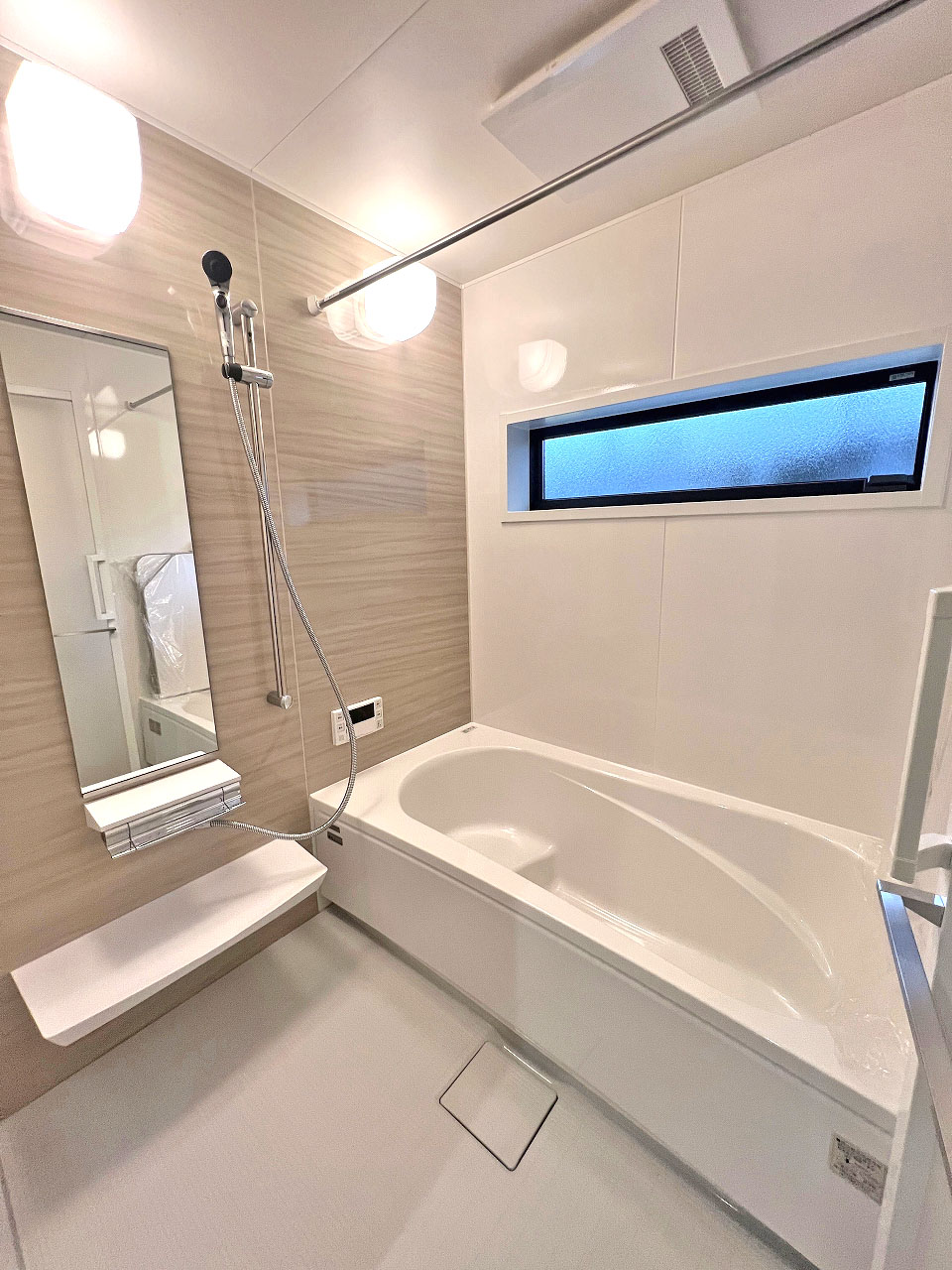 和光市 注文住宅：無機質×木の温もりが心地良い家