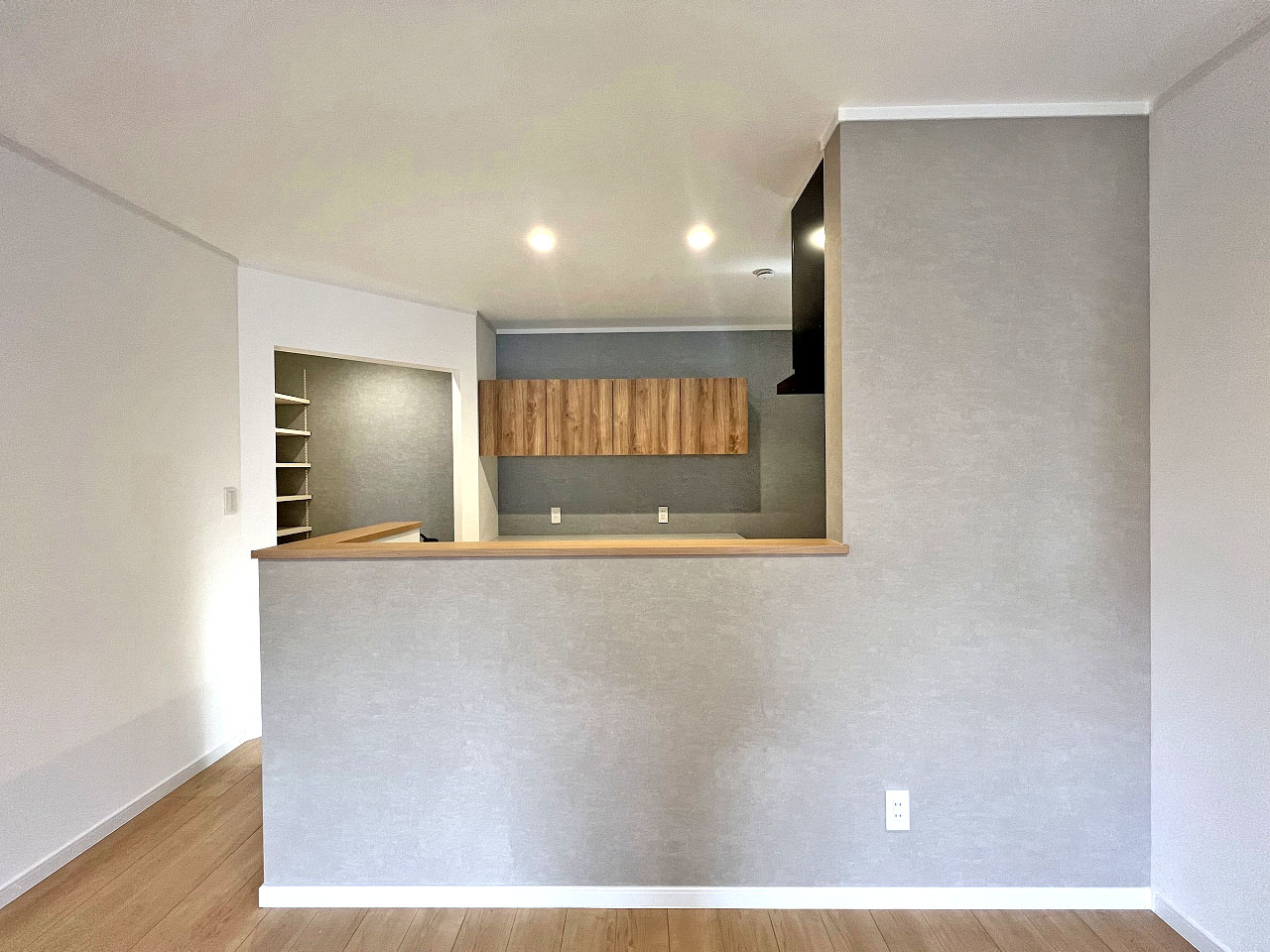 和光市 注文住宅：無機質×木の温もりが心地良い家